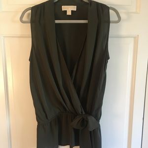 Sleeveless top.